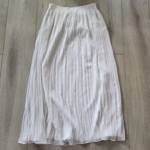NWT White House Black Market Elegant White Pleated Maxi Skirt